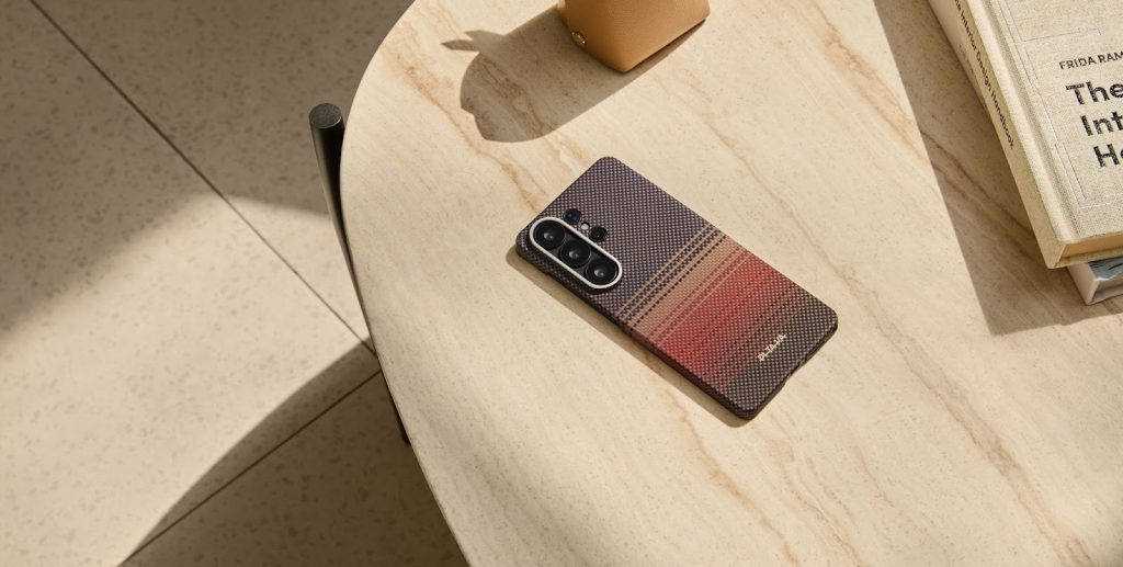 Pitaka Edge case for the Galaxy S26 Ultra top-down shot