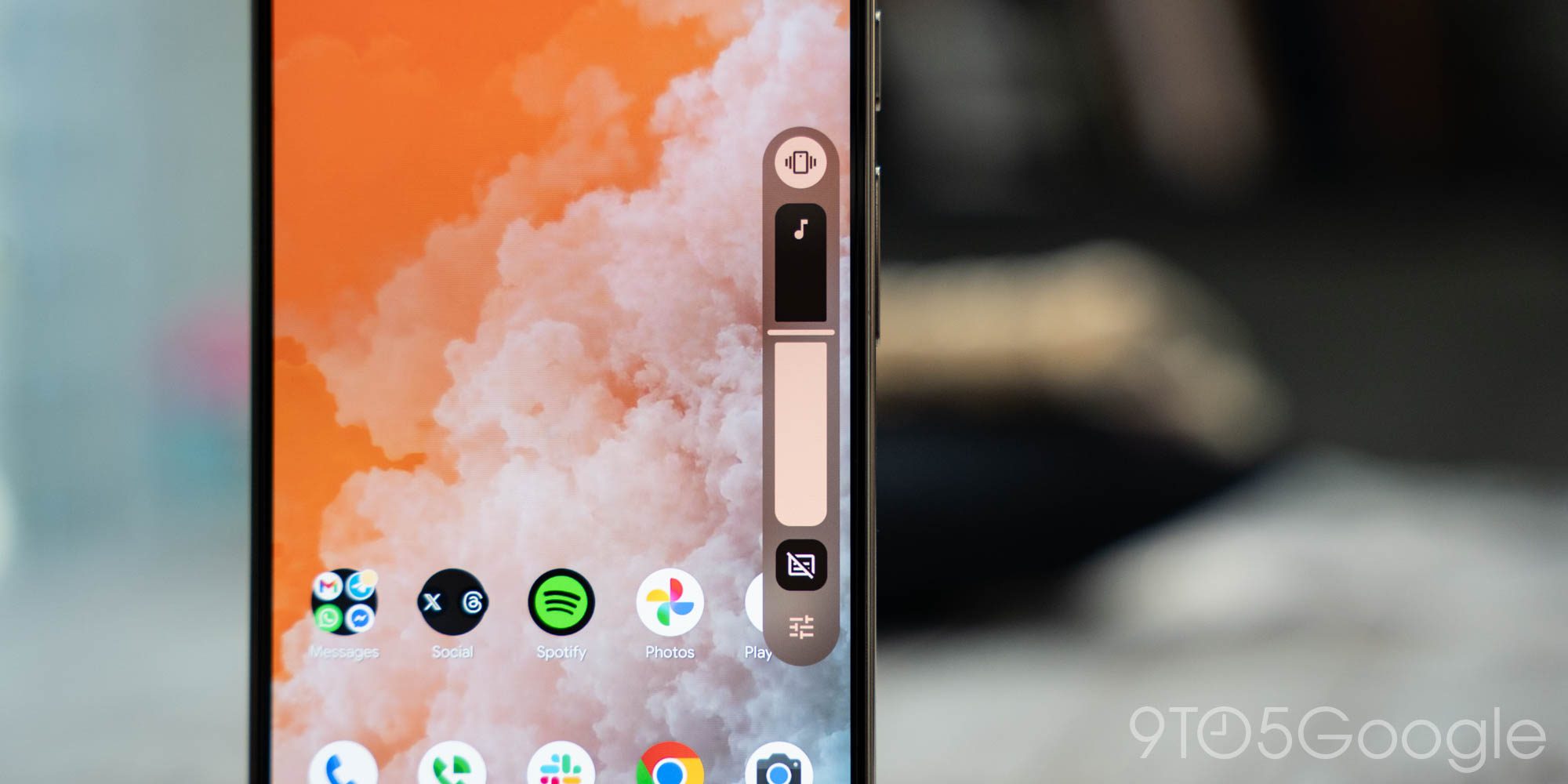 Android 17 QPR1 Beta 3: System UI получает больше размытия на Pixel 