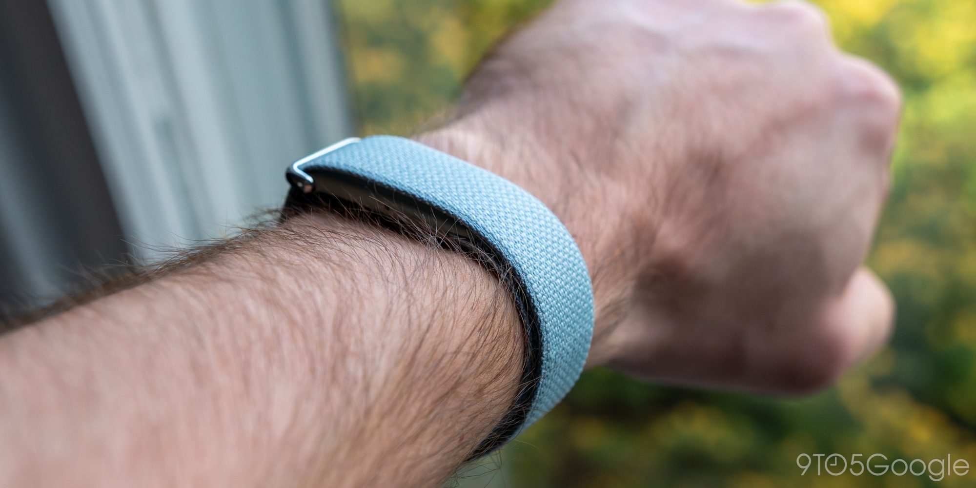 Fitbit Air от Google невероятно удобен, но его ИИ-тренер уже «галлюцинирует»