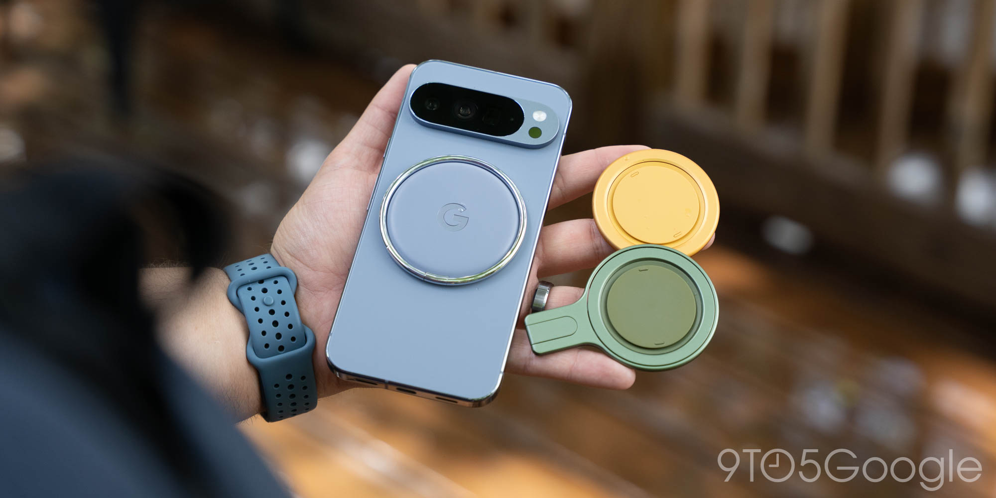 The OhSnap Grip Stand is better than Google's Pixelsnap Ring
