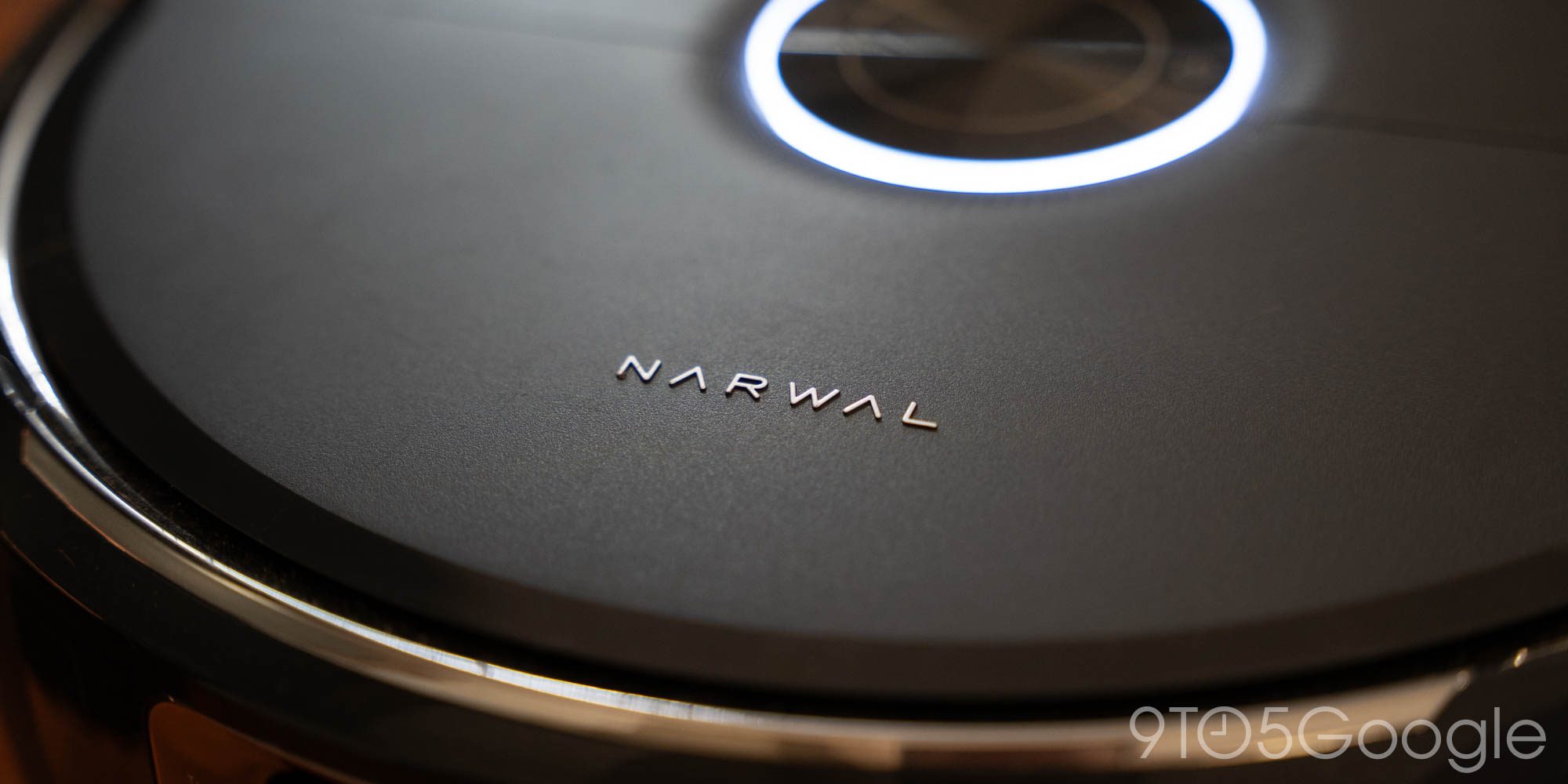 Narwal Flow 2 — одна из лучших систем робот-пылесос + швабра, к тому же с ноткой стиля