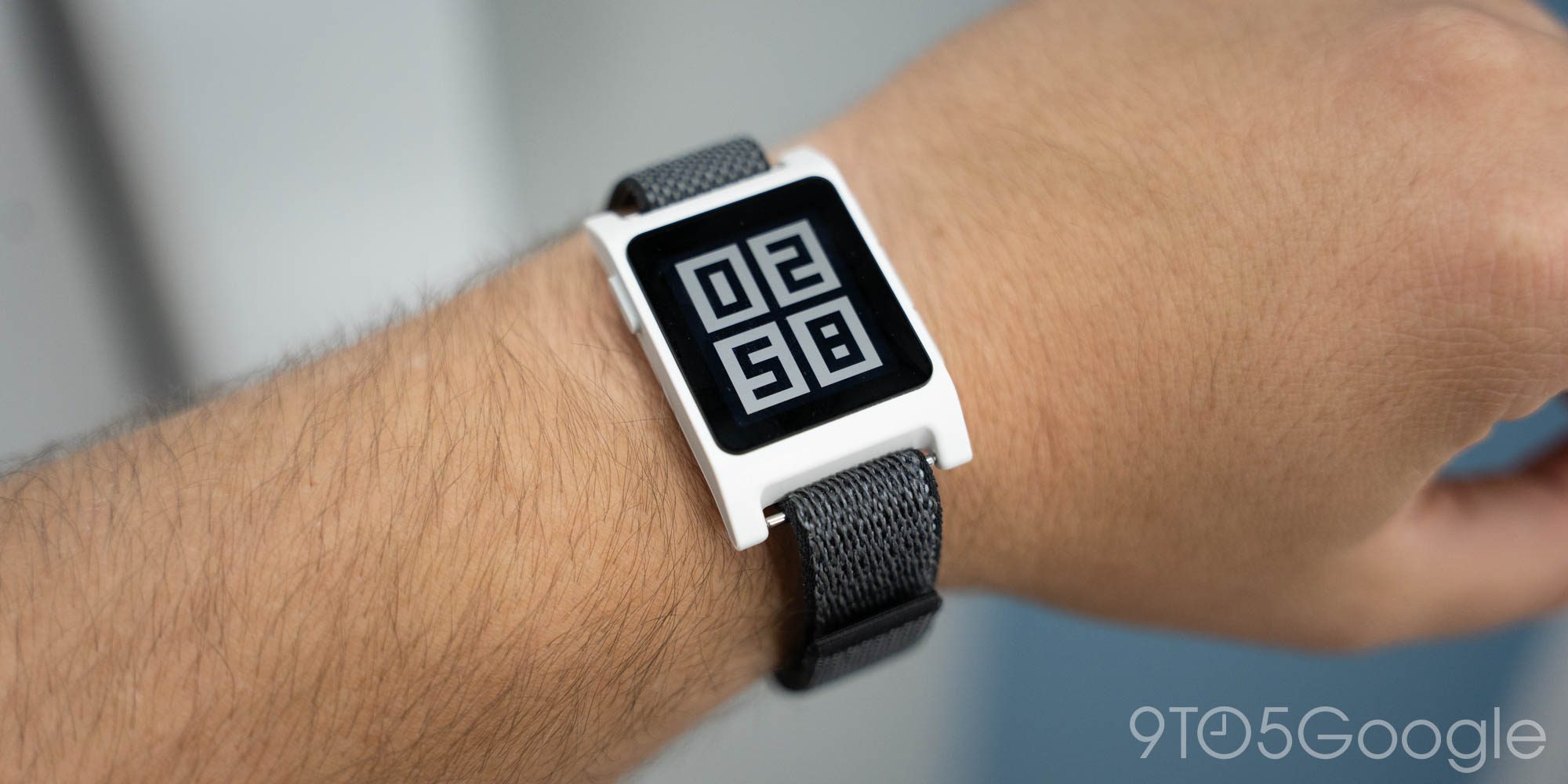 Я прикрепил часы Pebble к своему Fitbit Air, и теперь я хочу, чтобы это стало реальностью [Галерея]