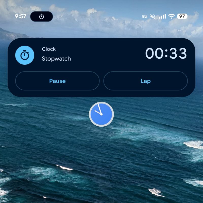 Google Clock 9.0 adds stopwatch, timer Live Updates on Pixel