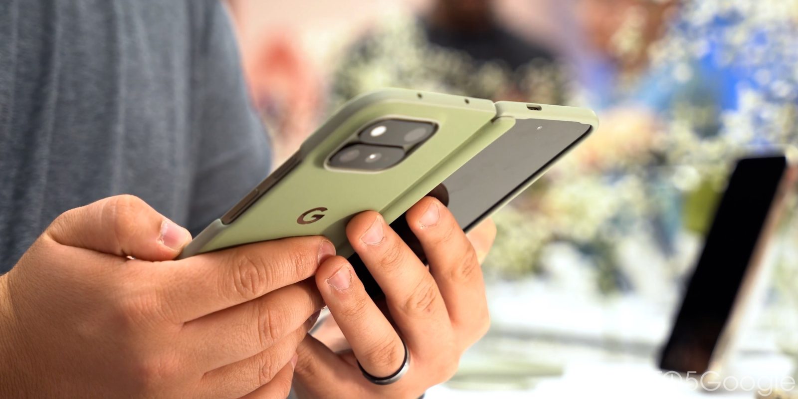 Google’s best Pixel case in years still isn’t good enough to forget the fabric ones [Gallery]