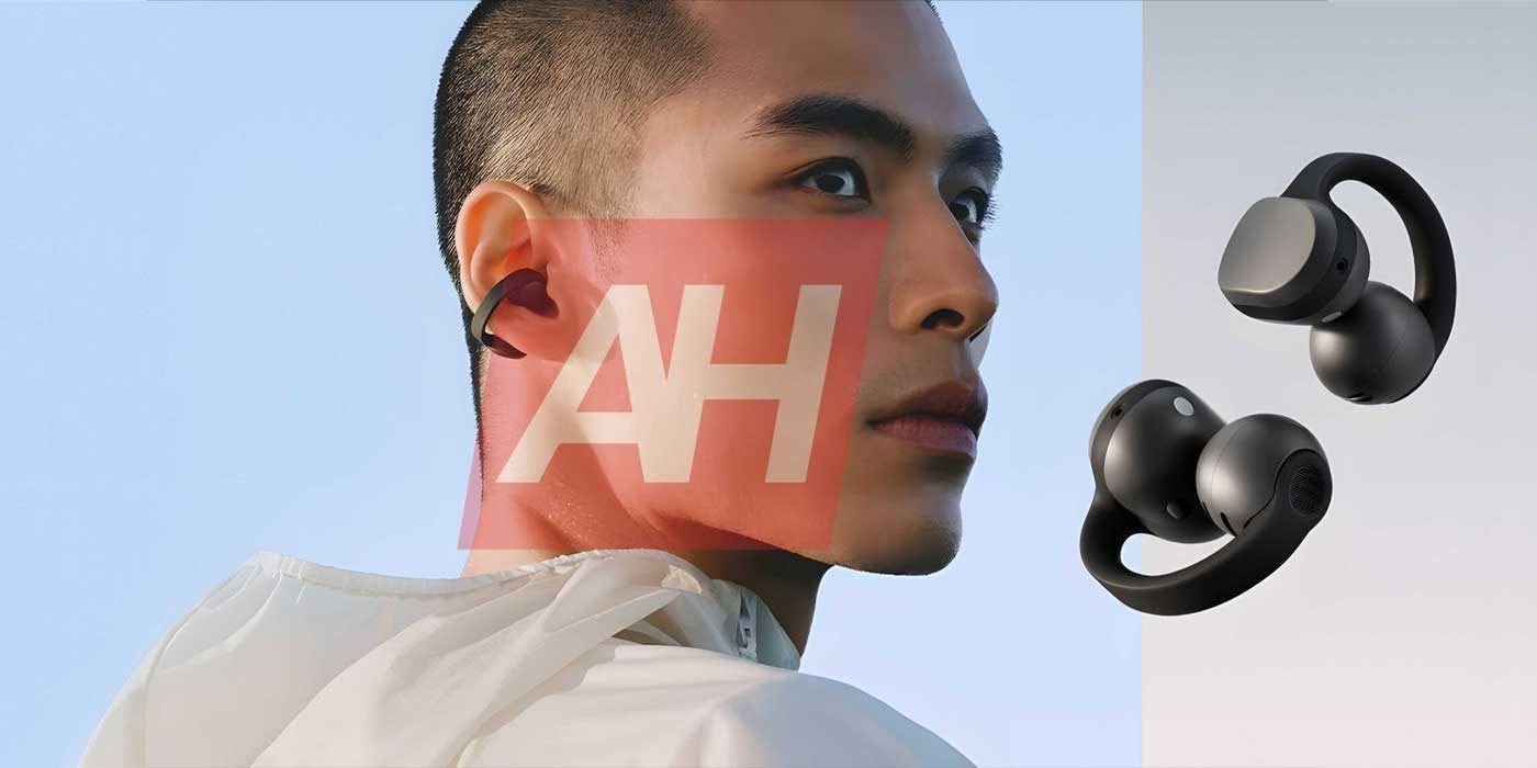 Изображения наушников открытого типа Samsung Galaxy Buds On демонстрируют, как они выглядят в ушах